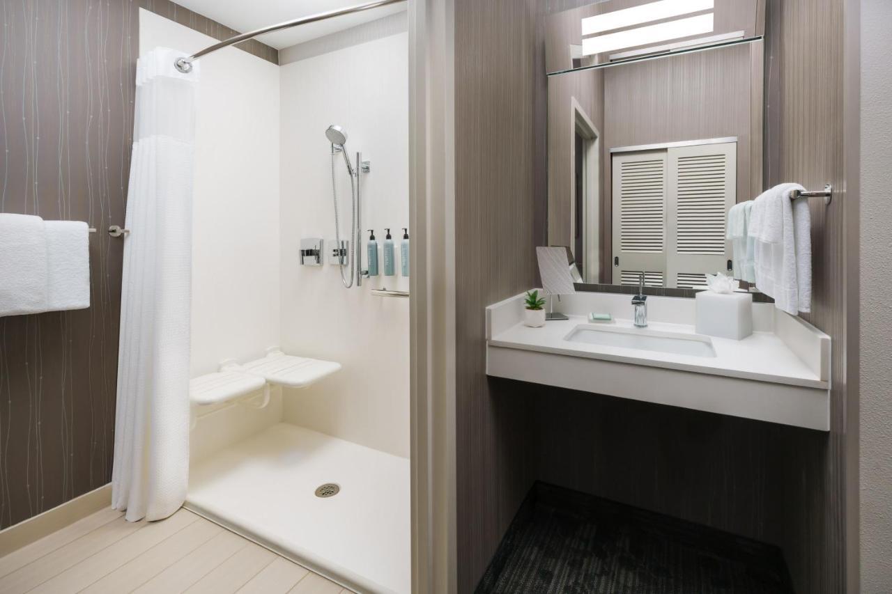 Courtyard By Marriott Dallas Луїсвілл Екстер'єр фото