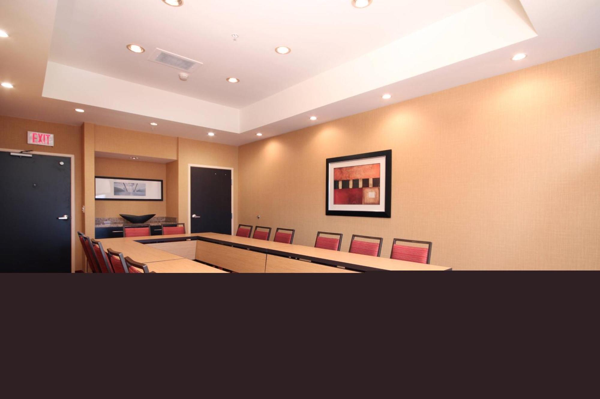 Courtyard By Marriott Dallas Луїсвілл Екстер'єр фото