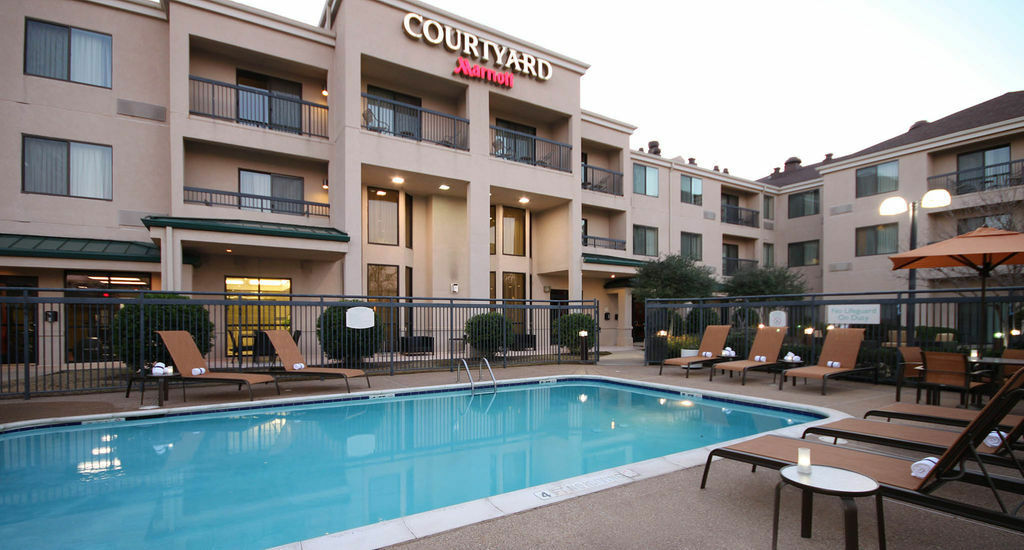 Courtyard By Marriott Dallas Луїсвілл Екстер'єр фото